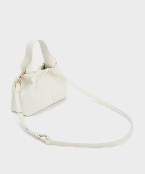 CHARLES & KEITH ベージュ ホワイト ショルダーバッグ CHARLES & KEITH（チャールズ & キース）の「Odella オデラ