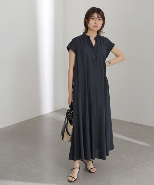 La TOTALITE（ラトータリテ）の「リネン混シャツワンピース（シャツワンピース・レディース・チャコールグレー/グリーン/レッド/ネイビー・36/38）」の4枚目の写真