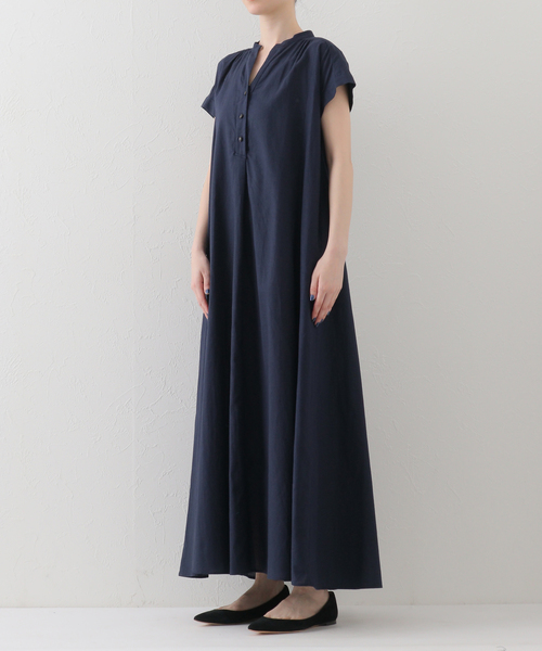 La TOTALITE（ラトータリテ）の「リネン混シャツワンピース（シャツワンピース・レディース・チャコールグレー/グリーン/レッド/ネイビー・36/38）」の14枚目の写真