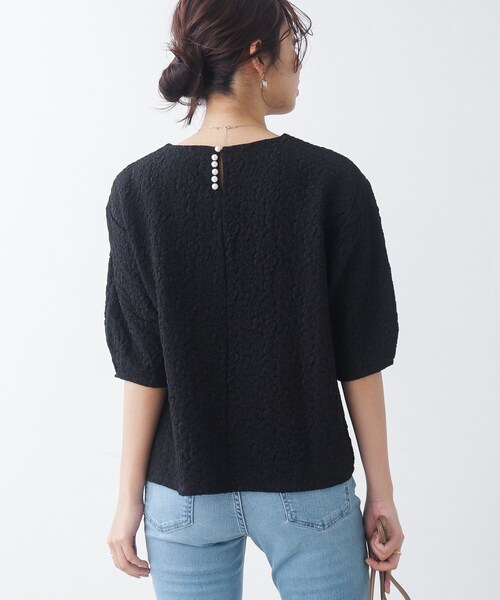 couture brooch（クチュールブローチ）の「◆バックフェイクパール膨れジャガードトップス（Tシャツ/カットソー・レディース・ブラック/アイボリー・36/38/40/42）」の6枚目の写真