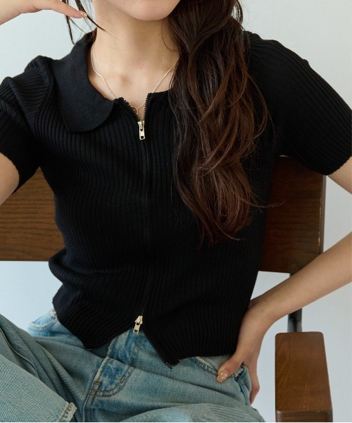 ECRIRE（エクリール）の「コンパクトなシルエット。Wジップ半袖ニットトップス。（ニット/セーター・レディース・ホワイト/ブラック/ブルー・フリー）」の3枚目の写真