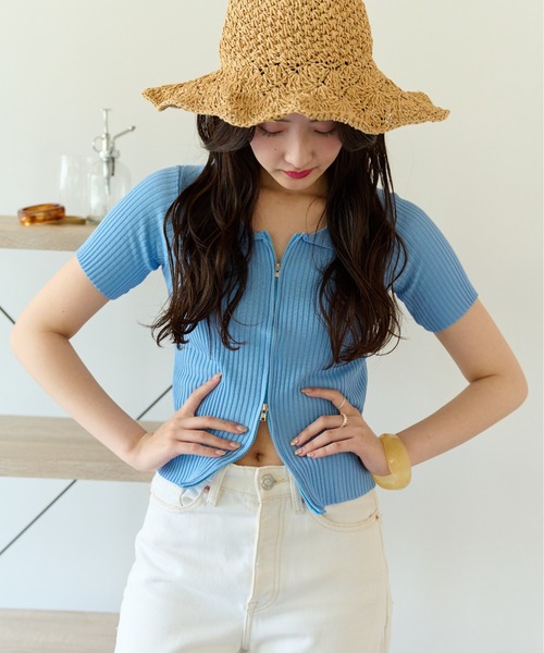 ECRIRE（エクリール）の「コンパクトなシルエット。Wジップ半袖ニットトップス。（ニット/セーター・レディース・ホワイト/ブラック/ブルー・フリー）」の18枚目の写真