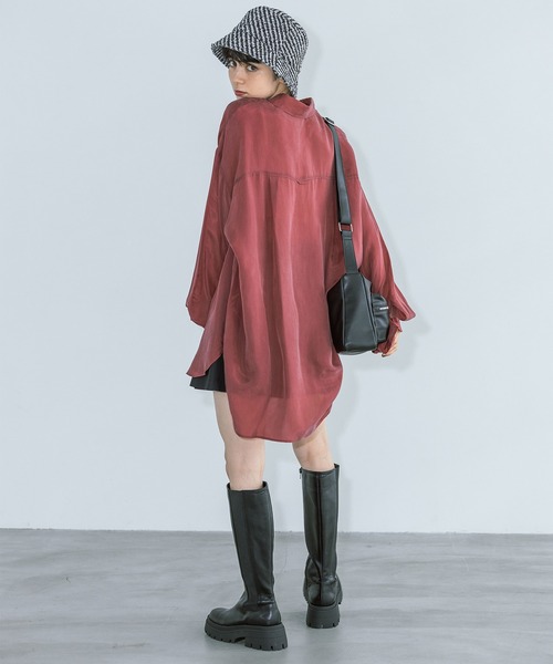 PAGEBOY（ページボーイ）の「シルキーレーヨンルーズシャツ（シャツ/ブラウス・レディース・ブラック/ボルドー/モカ/オフホワイト・FREE）」の11枚目の写真