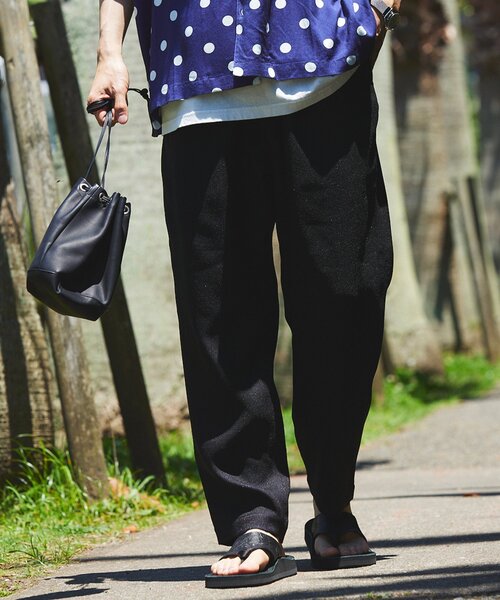 JOURNAL STANDARD relume（ジャーナルスタンダード　レリューム）の「"イージーケア"TECH ブッチャーワンタックイージーパンツ（スラックス・メンズ・ベージュ/ブラック/チャコールグレー・MEDIUM/LARGE）」の14枚目の写真