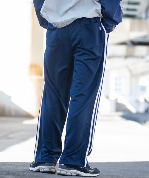 Red Cap Girl（レッドキャプガール）の「【a-r】〔Red Cap Girl/レッドキャップガール〕ワンポイント刺繍 トラックパンツ/ジャージ（その他パンツ・メンズ・ネイビー/アイボリー/ブラック/グリーン/ブラック系その他/ホワイト系その他/ワイン/ホワイト系1/チャコールグレー/ブラック系1/ネイビー系1・MEDIUM/LARGE）」の15枚目の写真