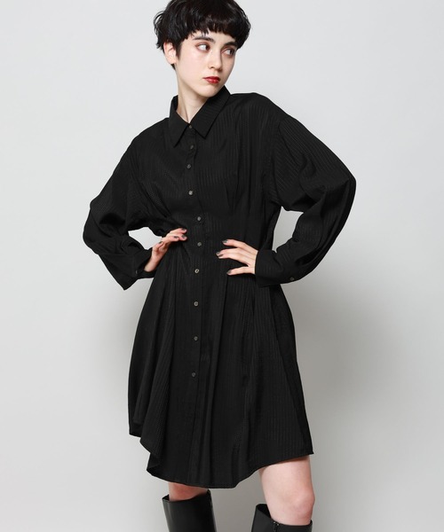 PAGEBOY(ページボーイ)の「ウエストタックチュニックシャツ(シャツ/ブラウス・レディース・ブラック/オフホワイト・FREE)」の2枚目の写真