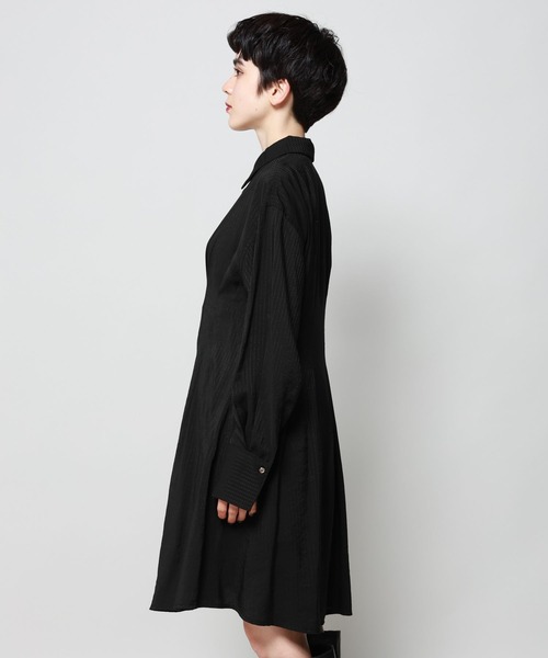 PAGEBOY(ページボーイ)の「ウエストタックチュニックシャツ(シャツ/ブラウス・レディース・ブラック/オフホワイト・FREE)」の12枚目の写真