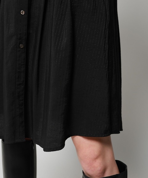 PAGEBOY(ページボーイ)の「ウエストタックチュニックシャツ(シャツ/ブラウス・レディース・ブラック/オフホワイト・FREE)」の17枚目の写真