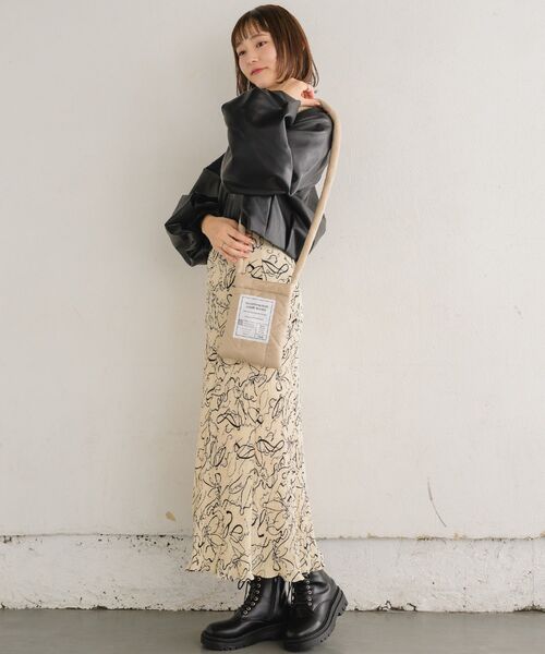 RETRO GIRL（レトロガール）の「アソート袖ボリュームJK（ノーカラージャケット・レディース・ブラック/ナチュラル/ベージュ・ONE SIZE）」の13枚目の写真