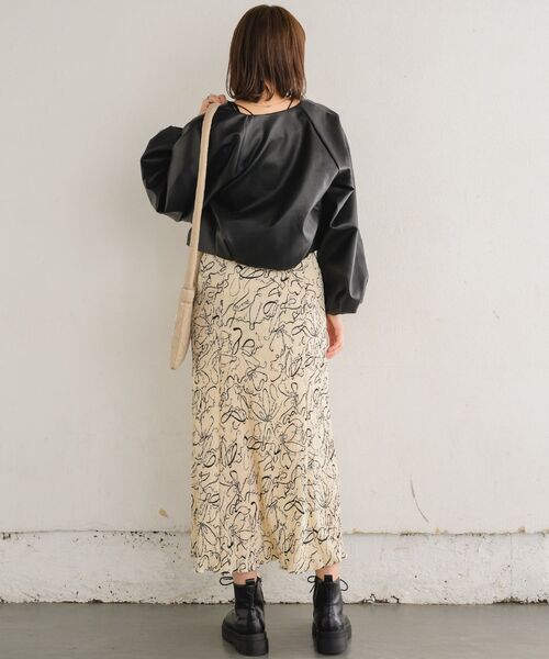 RETRO GIRL（レトロガール）の「アソート袖ボリュームJK（ノーカラージャケット・レディース・ブラック/ナチュラル/ベージュ・ONE SIZE）」の14枚目の写真