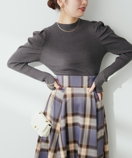 natural couture（ナチュラルクチュール）の「WEB限定 / ジゴスリーブもちもちリブニット（ニット/セーター・レディース・チャコールグレー/オフホワイト/ブラック/ピンクベージュ・FREE）」の7枚目の写真