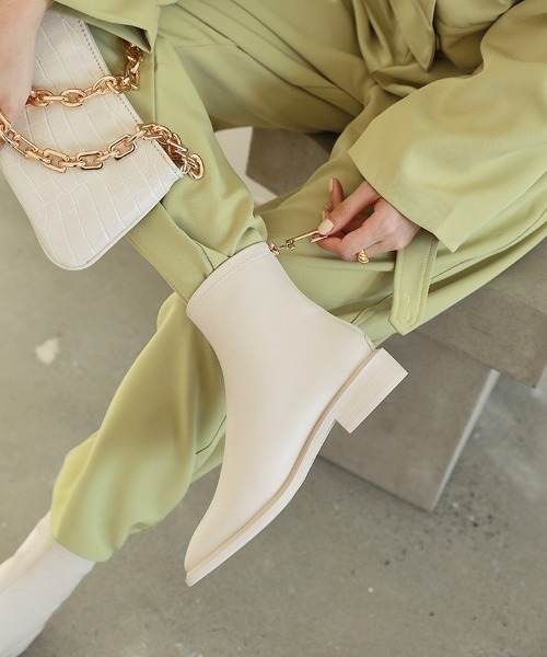DRESS PLUS(ドレスプラス)の「【22.5cm-25cm】ブーツ ショートブーツ スクエアトゥ レディース シューズ 靴 太ヒール 秋冬 韓国ファッション(ブーツ・レディース・ベージュ/ブラック/ホワイト・24/24.5/23.5/25/22.5/23)」の12枚目の写真