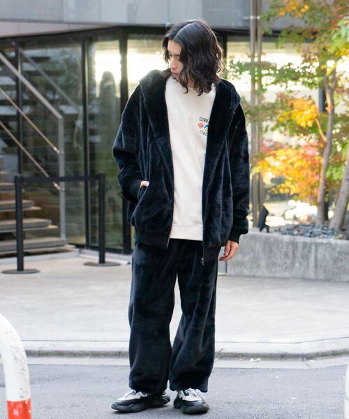 UNIIT（ユニット）の「【UNIIT/ユニット】エコファー　イージーパンツ ふわふわ もこもこ フェイクファー 防寒　セットアップ対応（その他パンツ・メンズ・ブラック/チャコールグレー・SMALL/MEDIUM/LARGE/X-LARGE）」の4枚目の写真