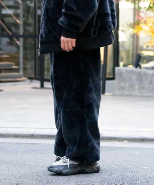 UNIIT（ユニット）の「【UNIIT/ユニット】エコファー　イージーパンツ ふわふわ もこもこ フェイクファー 防寒　セットアップ対応（その他パンツ・メンズ・ブラック/チャコールグレー・SMALL/MEDIUM/LARGE/X-LARGE）」の17枚目の写真