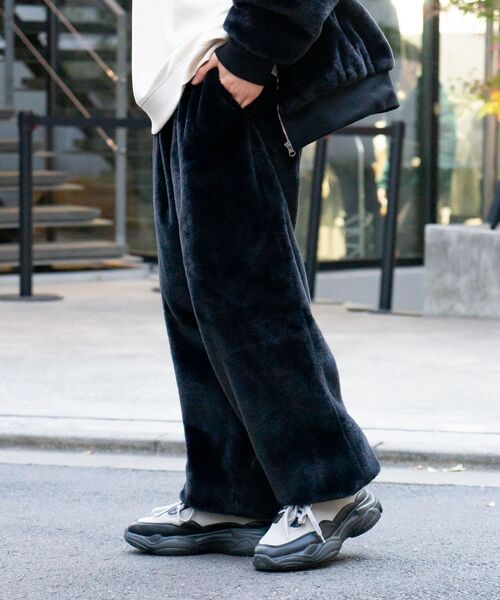 UNIIT（ユニット）の「【UNIIT/ユニット】エコファー　イージーパンツ ふわふわ もこもこ フェイクファー 防寒　セットアップ対応（その他パンツ・メンズ・ブラック/チャコールグレー・SMALL/MEDIUM/LARGE/X-LARGE）」の18枚目の写真