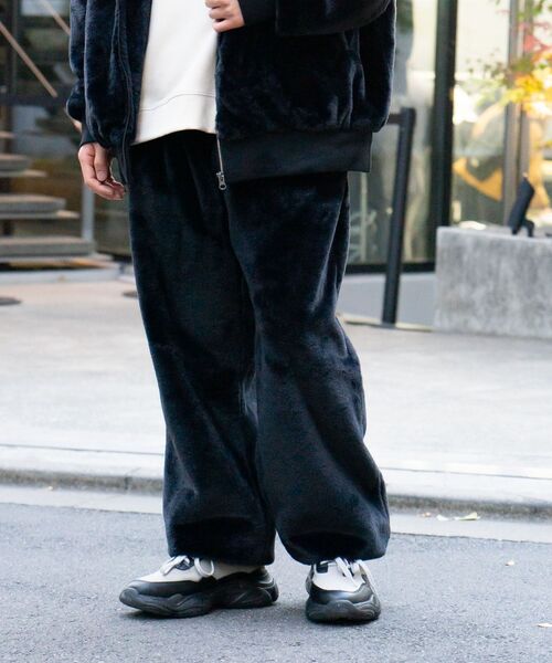 UNIIT（ユニット）の「【UNIIT/ユニット】エコファー　イージーパンツ ふわふわ もこもこ フェイクファー 防寒　セットアップ対応（その他パンツ・メンズ・ブラック/チャコールグレー・SMALL/MEDIUM/LARGE/X-LARGE）」の19枚目の写真