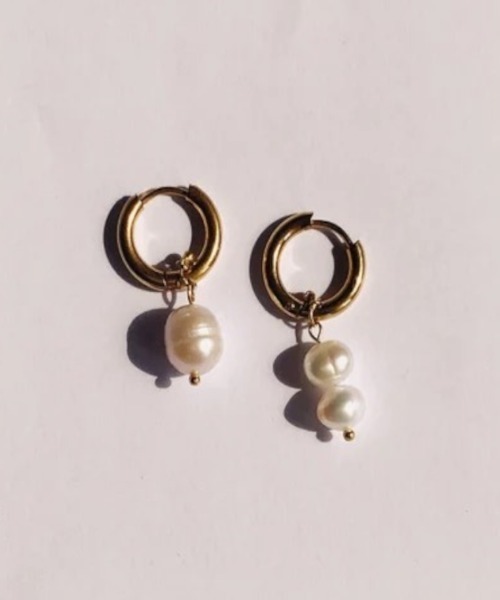 NINFA handmade(ニンファハンドメイド)の「The Duet(ピアス(両耳用)・レディース・ホワイト系・ONE SIZE)」の1枚目の写真