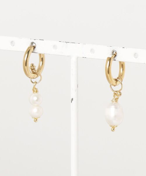 NINFA handmade(ニンファハンドメイド)の「The Duet(ピアス(両耳用)・レディース・ホワイト系・ONE SIZE)」の3枚目の写真