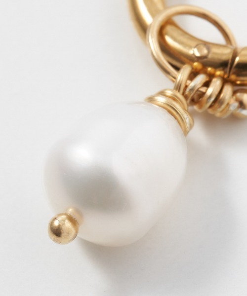 NINFA handmade(ニンファハンドメイド)の「The Duet(ピアス(両耳用)・レディース・ホワイト系・ONE SIZE)」の4枚目の写真