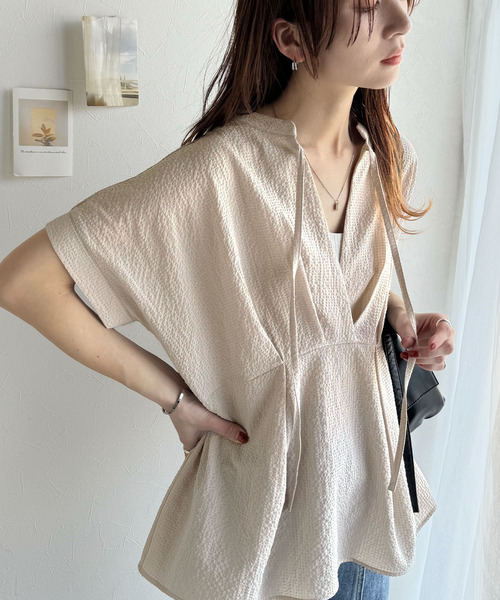 classicalelf（クラシカルエルフ）の「大人の上品さをプラス。前後2wayカシュクールサッカー素材半袖ブラウス（シャツ/ブラウス・レディース・ブラック系その他/オフホワイト/ブラック/ベージュ・LARGE/MEDIUM/SMALL/X-LARGE）」の20枚目の写真