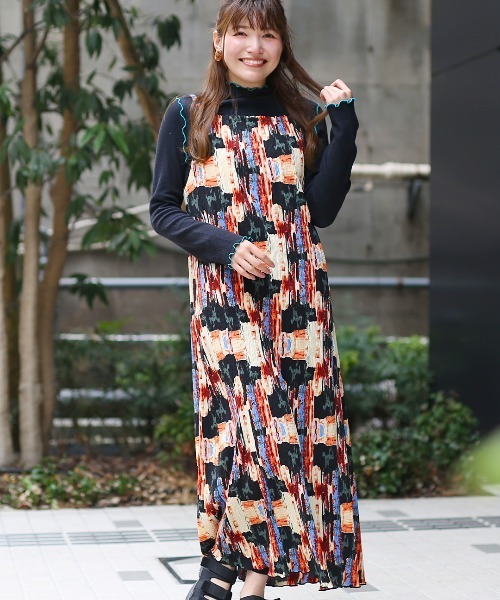 チチカカ（チチカカ）の「アートペイントプリーツワンピース（ワンピース・レディース・ホワイト/ブラック・FREE）」の20枚目の写真