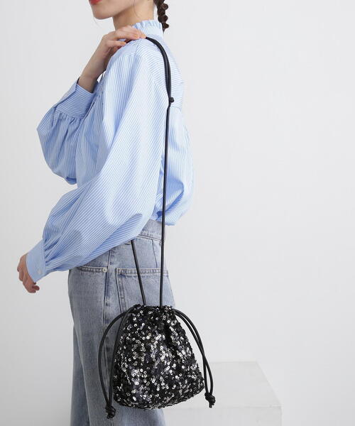 N.(N. Natural Beauty Basic)(エヌエヌナチュラルビューティーベーシック)の「◆スパンコール巾着バッグ(ショルダーバッグ・レディース・シルバー/ブラック・フリ-)」の5枚目の写真