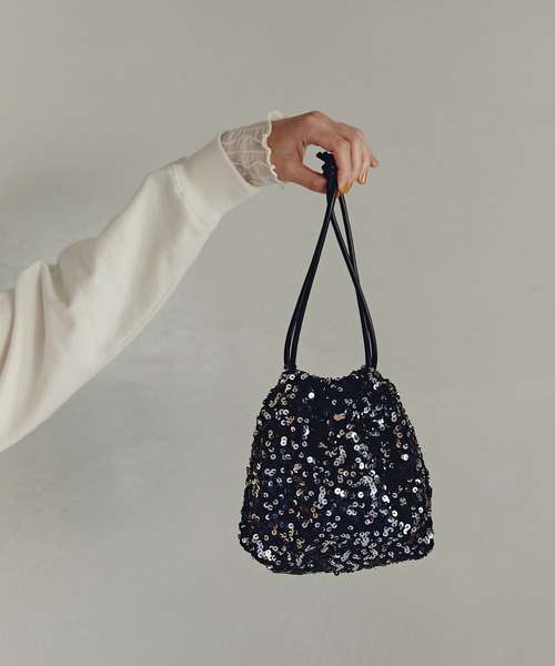 N.(N. Natural Beauty Basic)(エヌエヌナチュラルビューティーベーシック)の「◆スパンコール巾着バッグ(ショルダーバッグ・レディース・シルバー/ブラック・フリ-)」の1枚目の写真