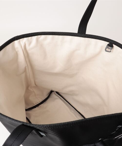ADAM ET ROPE'(アダムエロペ)の「PHILME UFA TOTE(トートバッグ・メンズ・ブラック・FREE)」の4枚目の写真