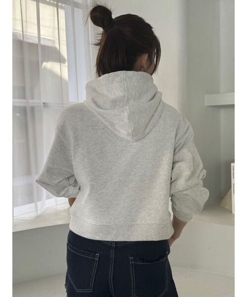 dazzlin(ダズリン)の「【CALNAMURコラボ】ロゴショートフーディ(パーカー・レディース・グレー/ベージュ/イエロー・FREE)」の7枚目の写真