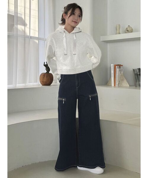 dazzlin(ダズリン)の「【CALNAMURコラボ】ロゴショートフーディ(パーカー・レディース・グレー/ベージュ/イエロー・FREE)」の8枚目の写真