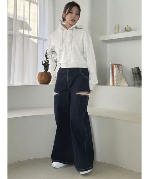 dazzlin(ダズリン)の「【CALNAMURコラボ】ロゴショートフーディ(パーカー・レディース・グレー/ベージュ/イエロー・FREE)」の10枚目の写真