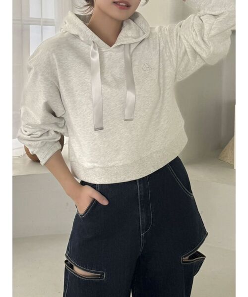 dazzlin(ダズリン)の「【CALNAMURコラボ】ロゴショートフーディ(パーカー・レディース・グレー/ベージュ/イエロー・FREE)」の13枚目の写真