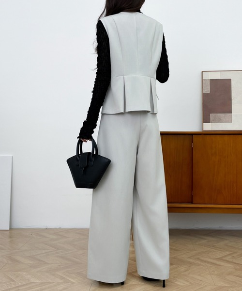 emi+（エミプラス）の「サイドベルトカシュクールベストパンツ