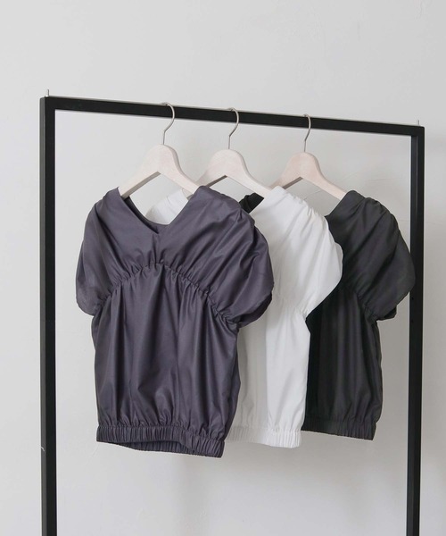 cheriella（シェリエラ）の「【cheriella】フレンチスリーブギャザーブラウス FRENCH SLEEVE GATHER BLOUSE（シャツ/ブラウス・レディース・チャコールグレー/ブラック/ホワイト・M）」の4枚目の写真