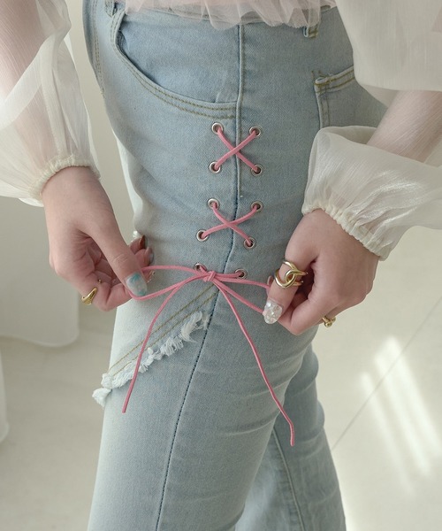 Ambre Neige（アンブルネージュ）の「サイドリボンフリンジデニムパンツ／WEB/EC限定商品（デニムパンツ・レディース・ライトブルー・FREE）」の4枚目の写真