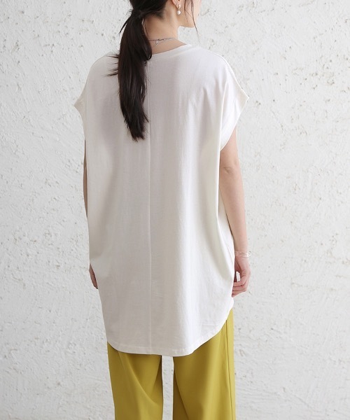 Doux Belle(ドゥーベル)の「コットン半袖ロングTシャツ(Tシャツ/カットソー・レディース・ブラック/ベージュ/オフホワイト・MEDIUM)」の8枚目の写真