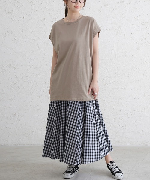 Doux Belle(ドゥーベル)の「コットン半袖ロングTシャツ(Tシャツ/カットソー・レディース・ブラック/ベージュ/オフホワイト・MEDIUM)」の13枚目の写真
