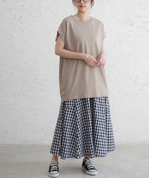 Doux Belle(ドゥーベル)の「コットン半袖ロングTシャツ(Tシャツ/カットソー・レディース・ブラック/ベージュ/オフホワイト・MEDIUM)」の14枚目の写真