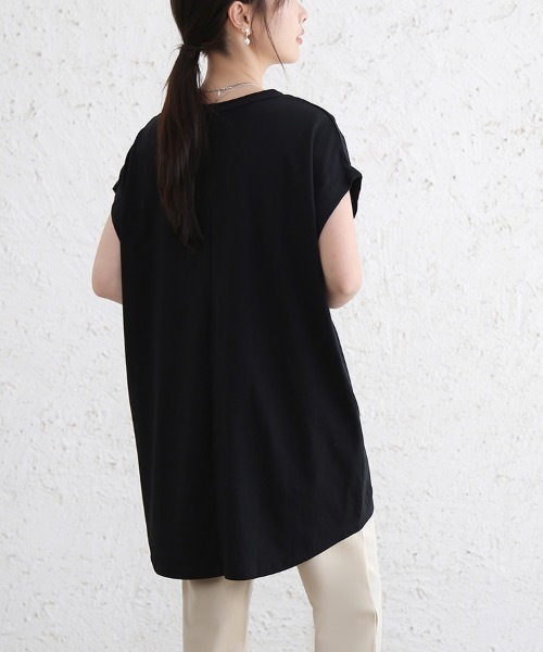 Doux Belle(ドゥーベル)の「コットン半袖ロングTシャツ(Tシャツ/カットソー・レディース・ブラック/ベージュ/オフホワイト・MEDIUM)」の21枚目の写真