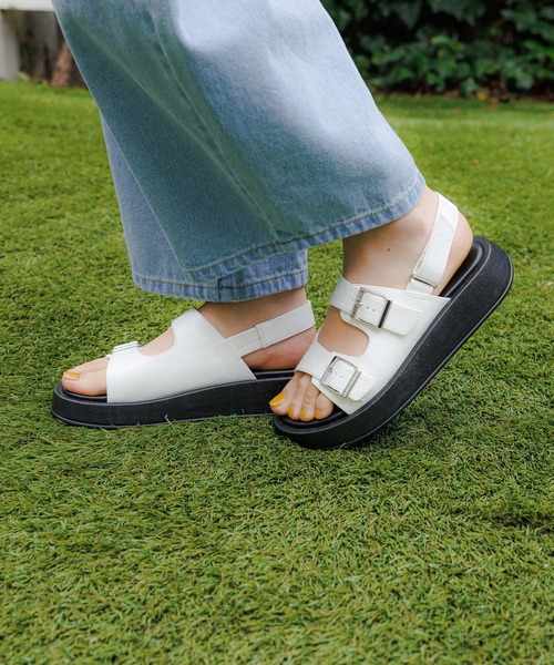 LAKOLE(ラコレ)の「ダブルベルトサンダル / 112700(サンダル・レディース・ブラック/オフホワイト/シルバー・SMALL/MEDIUM/LARGE)」の1枚目の写真