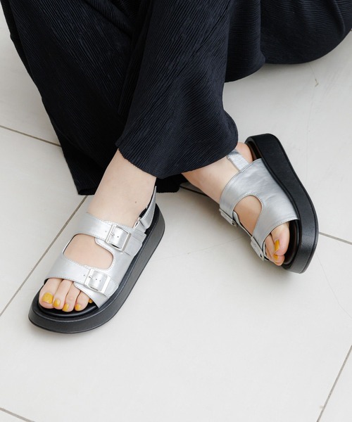 LAKOLE(ラコレ)の「ダブルベルトサンダル / 112700(サンダル・レディース・ブラック/オフホワイト/シルバー・SMALL/MEDIUM/LARGE)」の3枚目の写真