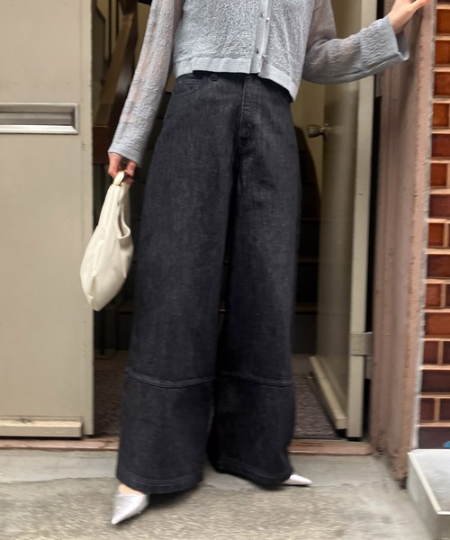 audrey and john wad(オードリーアンドジョンワッド)の「デニムバギーパンツ -洗濯機洗い可-(デニムパンツ・レディース・ブラック/インディゴブルー・マルチサイズ)」の2枚目の写真