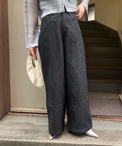 audrey and john wad(オードリーアンドジョンワッド)の「デニムバギーパンツ -洗濯機洗い可-(デニムパンツ・レディース・ブラック/インディゴブルー・マルチサイズ)」の4枚目の写真