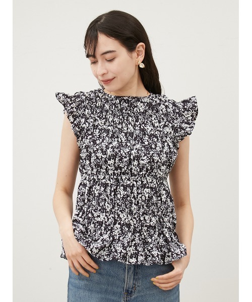 Mila Owen(ミラオーウェン)の「ラッフルシャーリングギャザートップス【手洗い可能】(Tシャツ/カットソー・レディース・ホワイト/ブラック/その他・0/1)」の1枚目の写真
