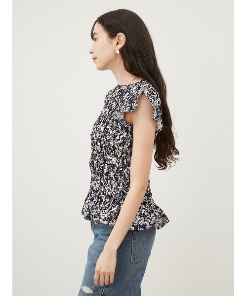 Mila Owen(ミラオーウェン)の「ラッフルシャーリングギャザートップス【手洗い可能】(Tシャツ/カットソー・レディース・ホワイト/ブラック/その他・0/1)」の6枚目の写真