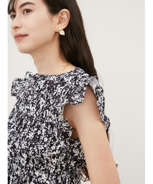 Mila Owen(ミラオーウェン)の「ラッフルシャーリングギャザートップス【手洗い可能】(Tシャツ/カットソー・レディース・ホワイト/ブラック/その他・0/1)」の8枚目の写真