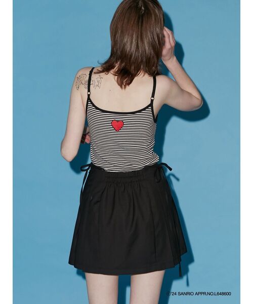 jouetie(ジュエティ)の「【ハローキティコラボ】jouetie×ハローキティ パイピングキャミソール(キャミソール・レディース・オフホワイト/その他1/ブラック・MEDIUM)」の6枚目の写真