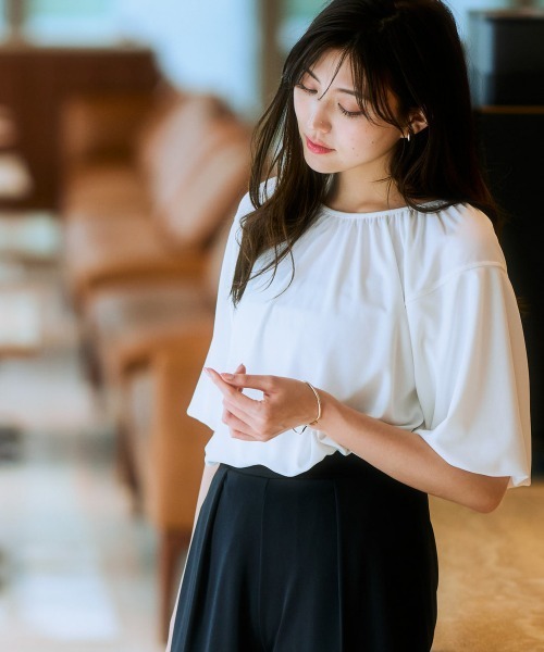 7days Life Styling（セブンデイズライフスタイリング）の「【ひんやり接触冷感】バルーンスリーブトップス（シャツ/ブラウス・レディース・オフホワイト/ブラック/モカ/ネイビー・S/M/L/LL）」の12枚目の写真