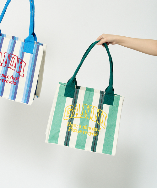GANNI(ガニー)の「【GANNI / ガニー】 Large Easy Shopper Stripes(トートバッグ・レディース・ブルー/ライトグリーン・FREE)」の1枚目の写真