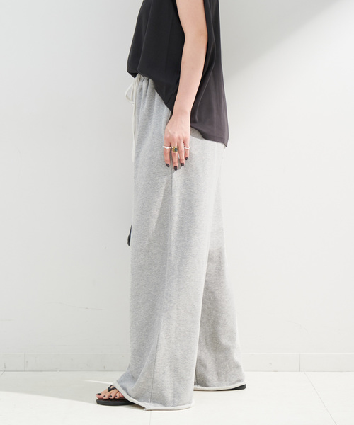 B.C STOCK（ベーセーストック）の「Gleamy/グリーミー ワイドスウェットパンツ（スウェットパンツ・レディース・アイボリー/チャコールグレー・FREE）」の12枚目の写真
